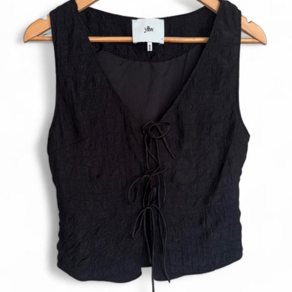 YLLW Tatum Bubble Tie Vest Black textured medium lined - Picture 1 of 5